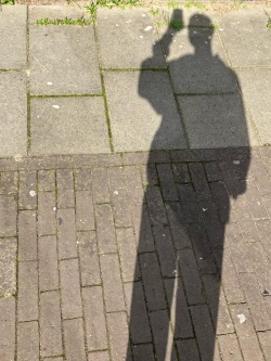 Shadow Selfie 